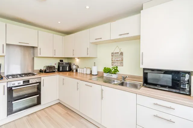 Le Marechal Avenue, Bursledon, SO31, photo 3