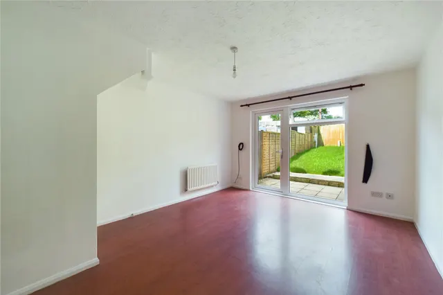 Odette Gardens, Tadley, RG26, photo 2