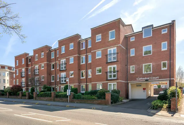 London Road, Gloucester, GL1 3QE, photo 1
