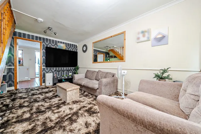 Photo 2 — Courtland Grove, SE28