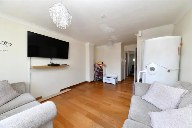 Photo 3 — The Hedgerows, Stevenage, SG2 7DQ