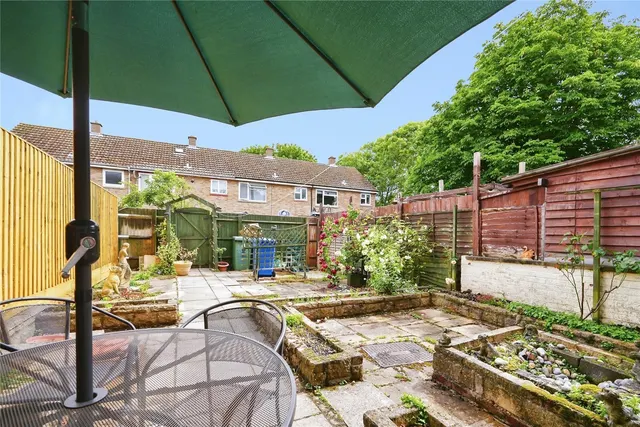 Photo 2 — Trinity Close, Bicester, Oxfordshire, OX26