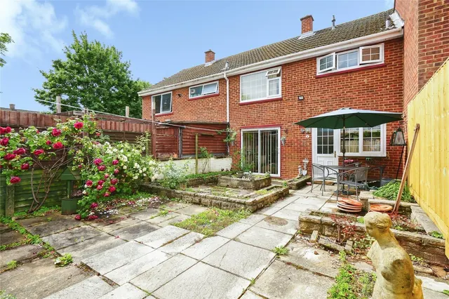 Photo 3 — Trinity Close, Bicester, Oxfordshire, OX26