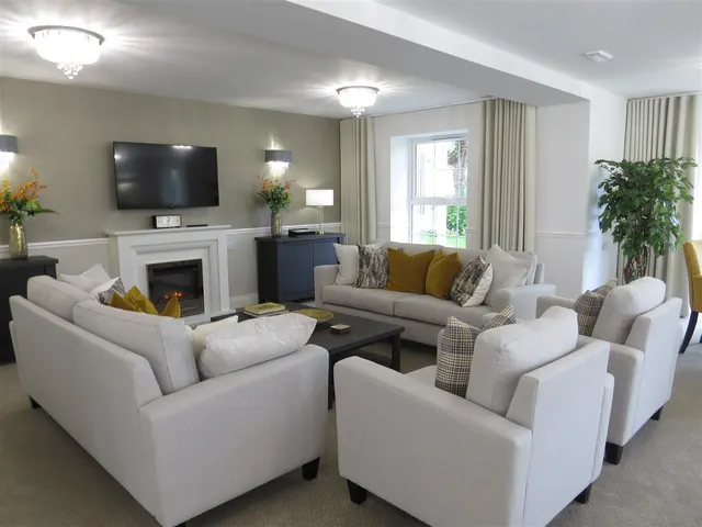 Queen Elizabeth Avenue, Lymington, SO41, photo 3