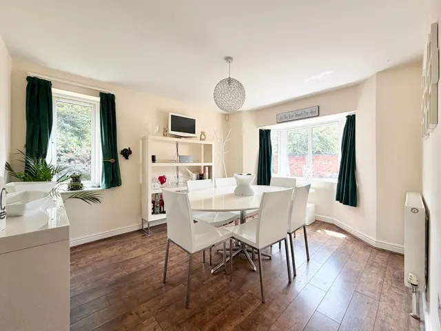 Gillions Place, Aylesbury, photo 3