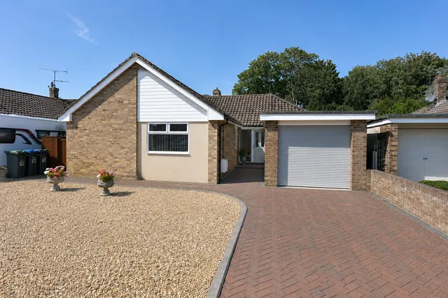Photo 2 — Catherine Crescent, Downton, Salisbury, Wiltshire, SP5 3NR