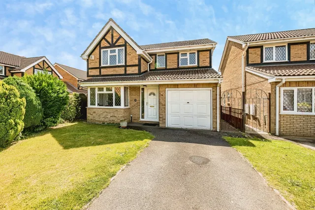 Portland Close, Slough, photo 1