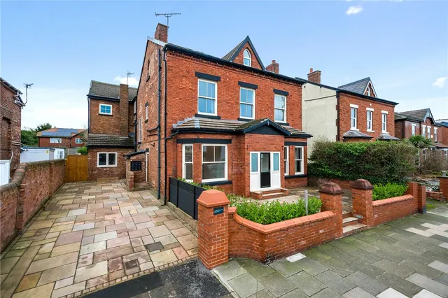 Liverpool Road, Southport, PR8, photo 1