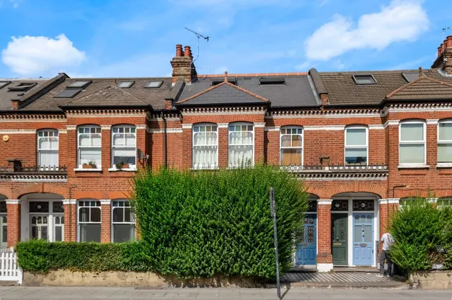Tooting Bec Road, London, SW17 8BP, photo 1