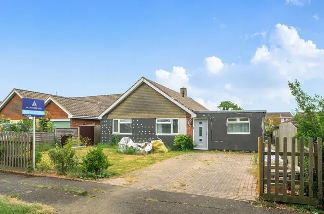 Eleanor Gardens, Aylesbury, HP21, photo 1