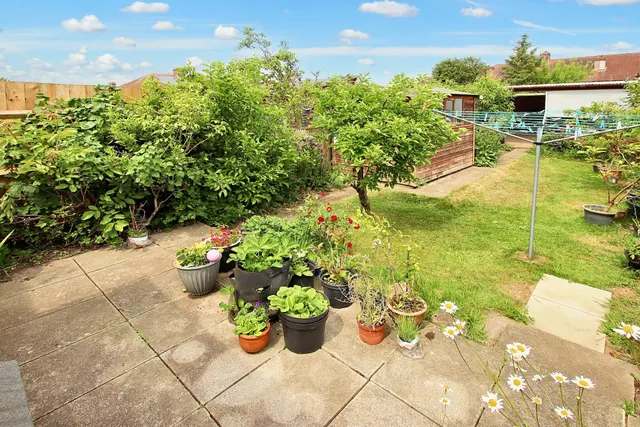 Photo 2 — Glebe Way, West Wickham, West Wickham, BR4 0SH