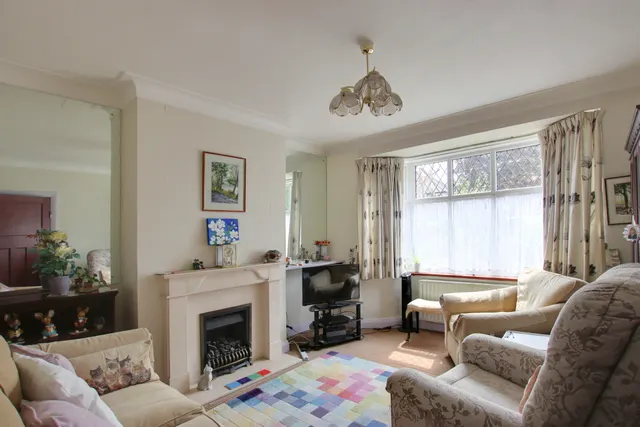 Photo 3 — Glebe Way, West Wickham, West Wickham, BR4 0SH
