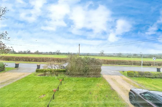 Photo 2 — Toddington Road, Tebworth, Leighton Buzzard, Bedfordshire, LU7