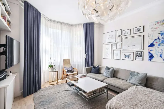 Photo 3 — Bromfelde Road, London, SW4 6PP