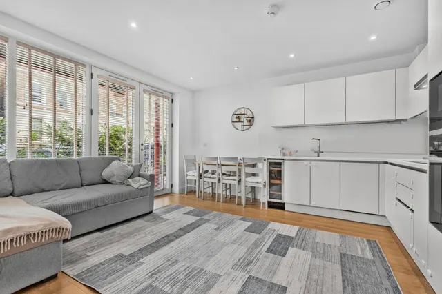 Tollgate Gardens, Kilburn Park, NW6, photo 1