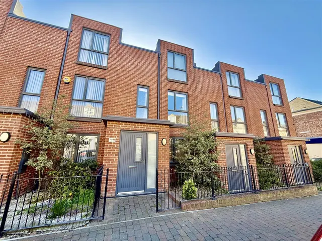 Saltwell Road, Gateshead, photo 1