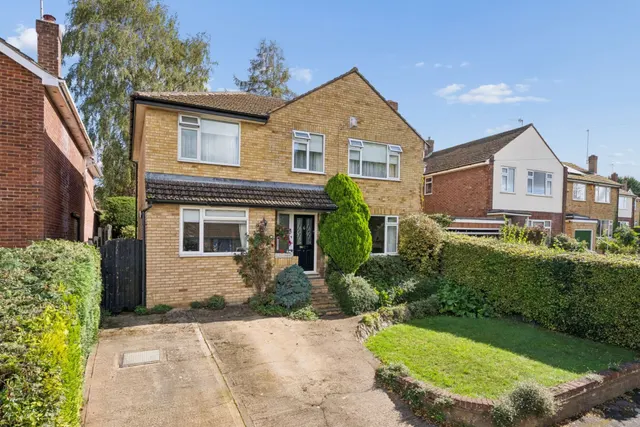 Sunters Wood Close, High Wycombe, HP12, photo 1