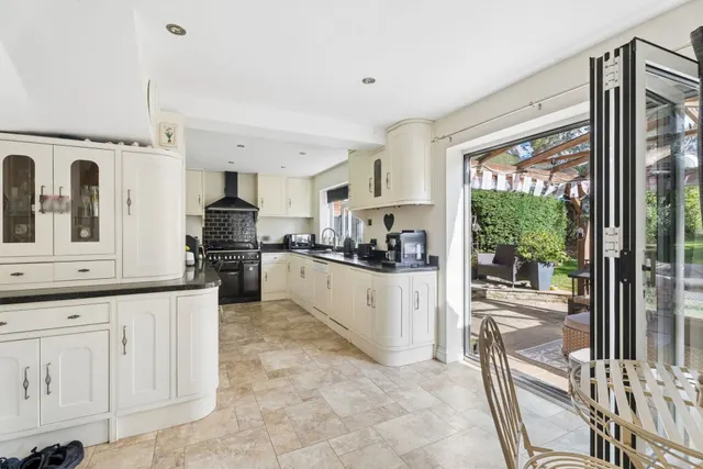 Sunters Wood Close, High Wycombe, HP12, photo 3