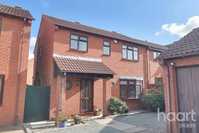 Rowan Close, Stenson Fields, DE24, photo 1