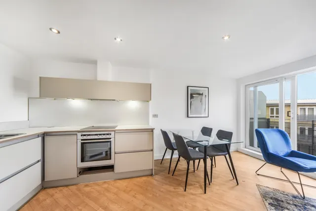 Photo 2 — Queensgate House, Bow Cent 1 Hereford Road, London, E3