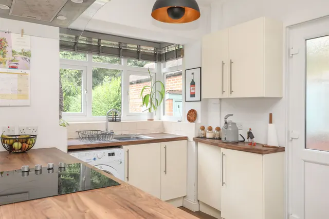 Bramley Avenue, Sheffield, S13, photo 2