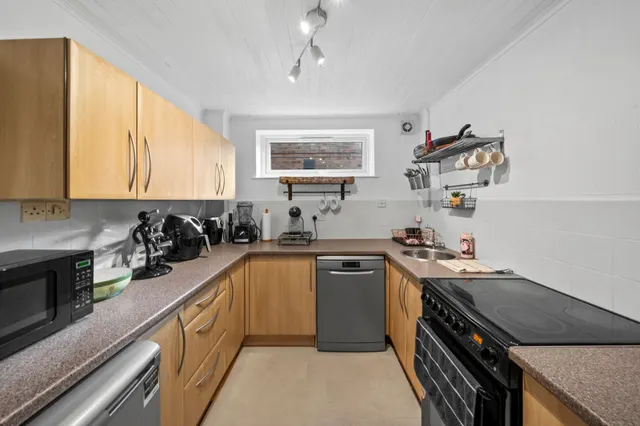 Ringley Avenue, Golborne, WA3, photo 3