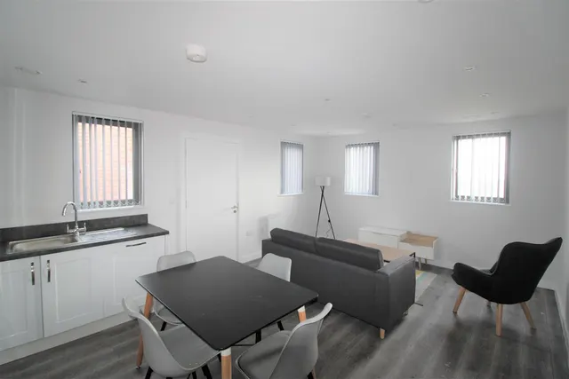 Crosby Gardens, Waterloo, L22, photo 3