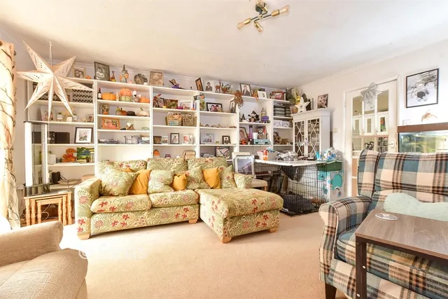 Sandown Road, Sandown, PO36, photo 2