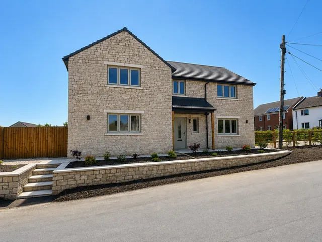 Broadway Road, Charlton Adam, photo 1
