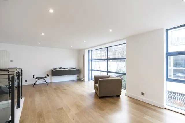 Photo 2 — Dunworth Mews London W11
