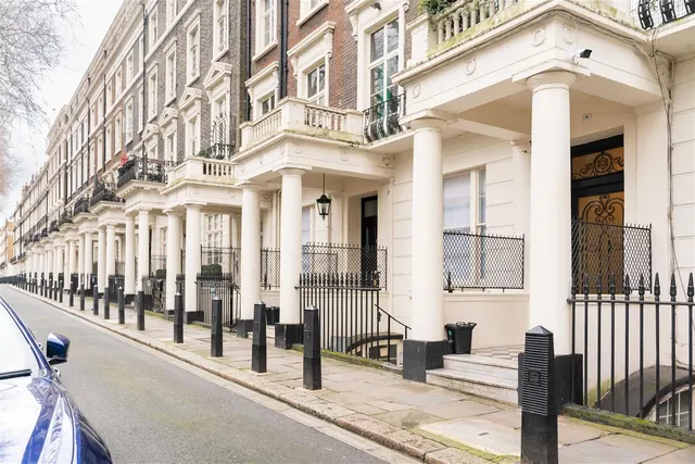 Sussex Gardens, London W2 2RJ, photo 1