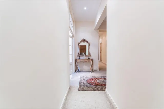 Photo 3 — Sussex Gardens, London W2 2RJ