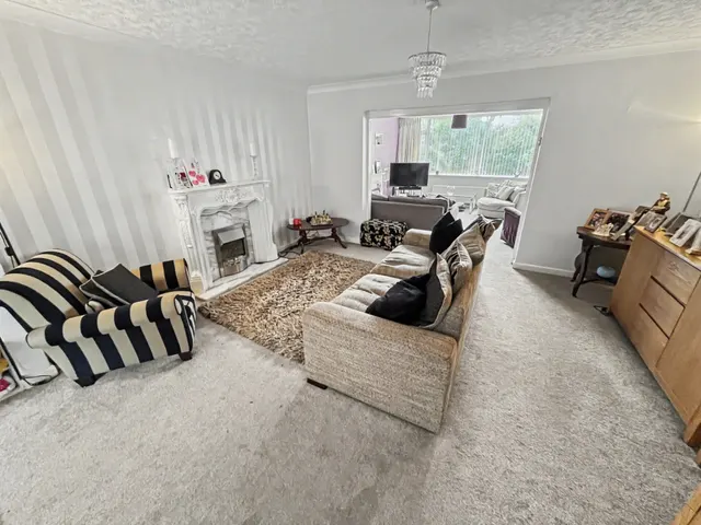 Manchester Road, Bury, BL9, photo 2