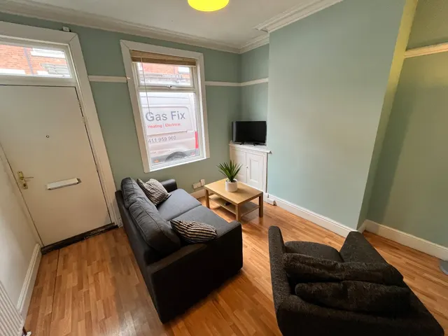Burley Lodge Terrace, Hyde Park, LS6, photo 2