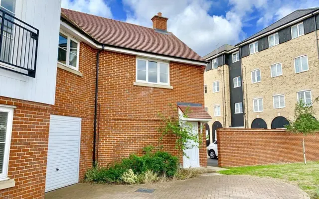 Millbrook Close, Wixams, Bedford, photo 1