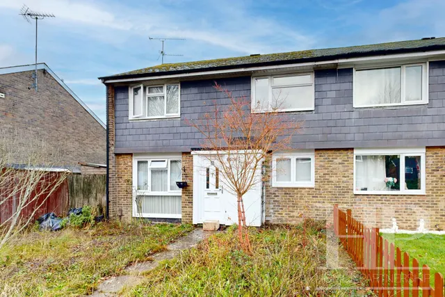 Teesdale, Crawley, RH11, photo 3