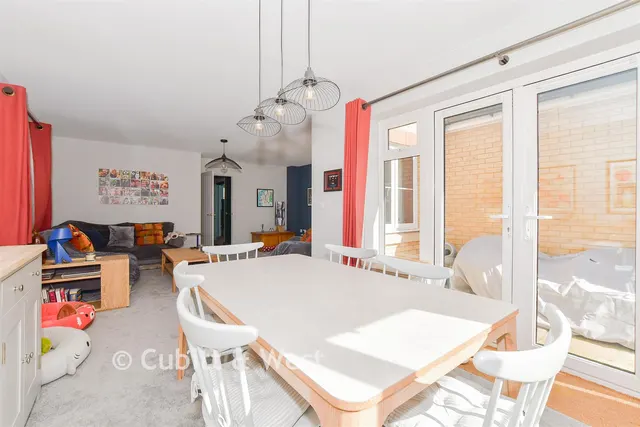 Corden Place, Codmore Hill, RH20, photo 3