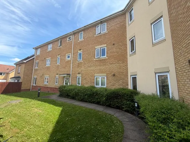 Morgan Close, Luton LU4 9GL, photo 1
