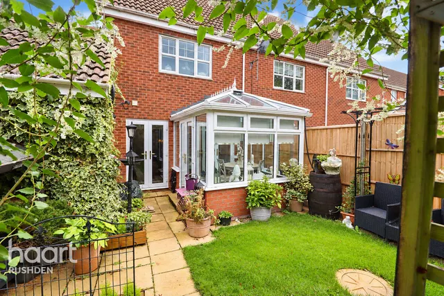 Manse Close, Rushden, NN10, photo 2