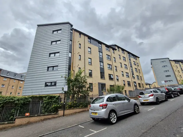 Oban Drive, North Kelvinside, photo 1