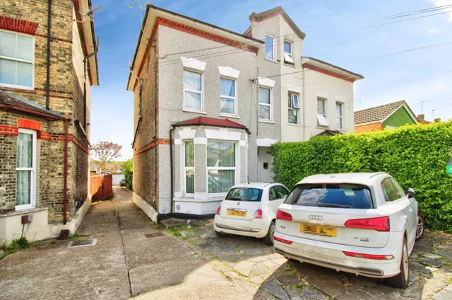 Athelstan Road, Romford, RM3, photo 3