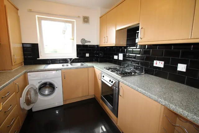 Photo 3 — Ladysmill Court, Falkirk, FK2