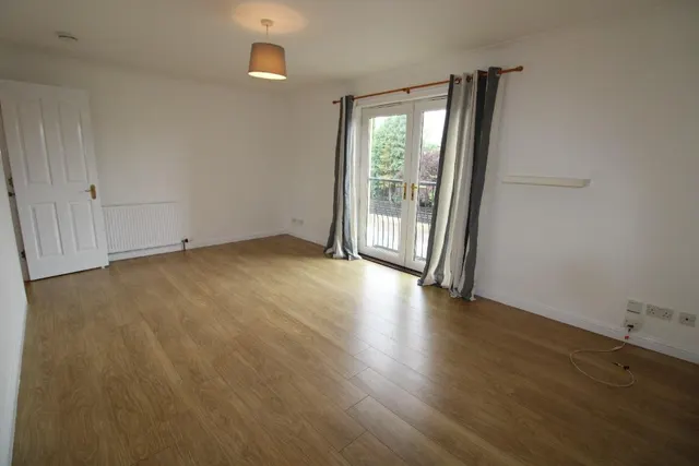 Photo 2 — Ladysmill Court, Falkirk, FK2