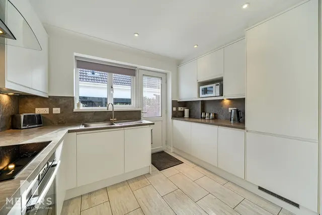 Southern Avenue, West Moors, BH22, photo 3