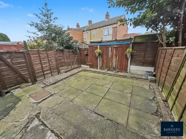 Photo 2 — Mortimer Avenue, Batley WF17 8BX