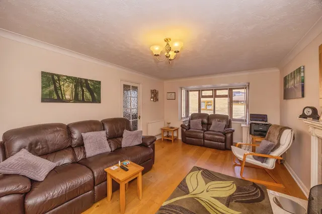 Lychgate Drive, Waterlooville, PO8, photo 1