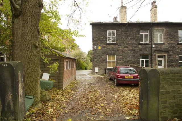 Victoria Road, Hyde Park, LS6, photo 1