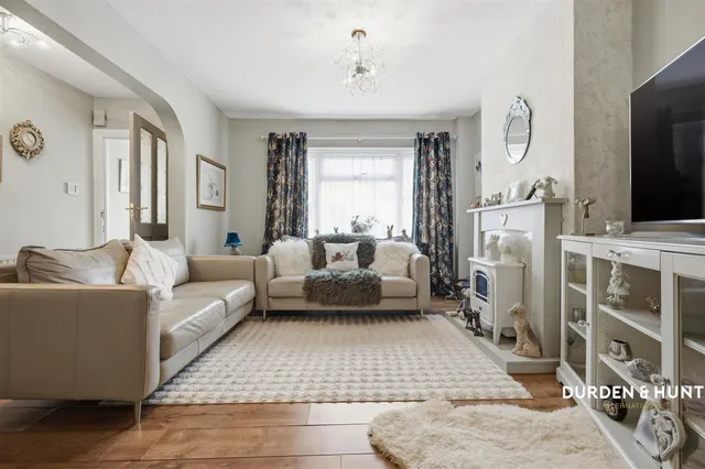 Woolhampton Way, Chigwell, IG7, photo 3