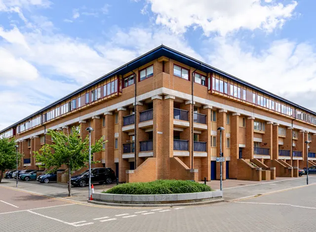 Milton Keynes, MK9, photo 1