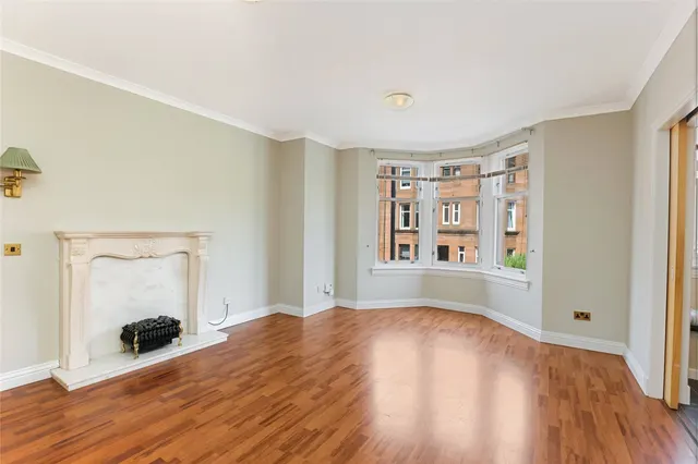 Photo 3 — Kennoway Drive, Thornwood, Glasgow, G11